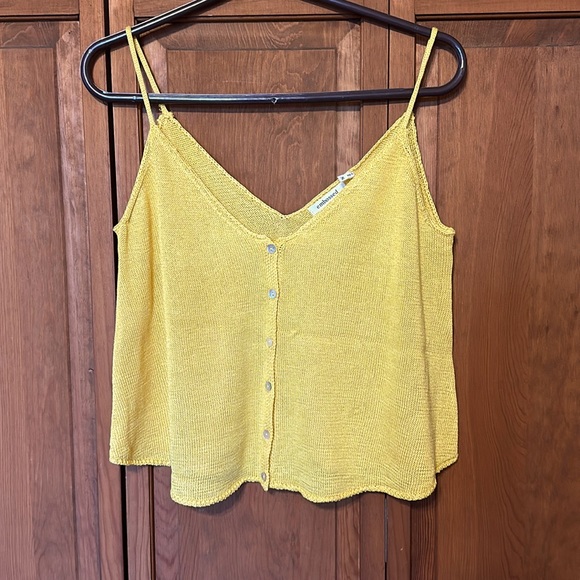 Women’s Juniors Cute Cropped Yellow Knit Camisole Top - Picture 1 of 4
